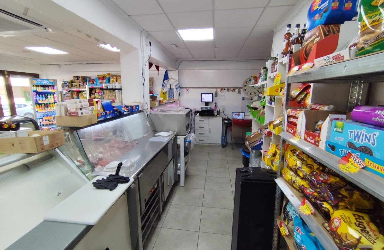 Herverkoop - Commercial -
Torrevieja - Estacion De Autobuses