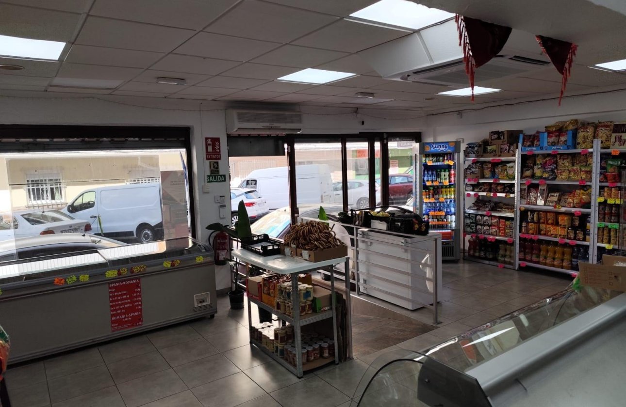 Herverkoop - Commercial -
Torrevieja - Estacion De Autobuses