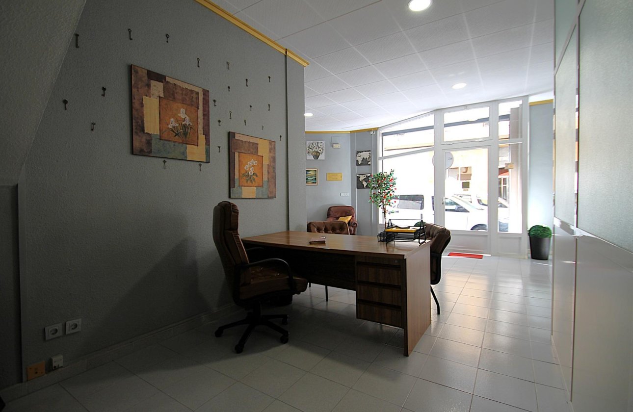 Herverkoop - Commercial -
Torrevieja - Las Piscinas Naturales