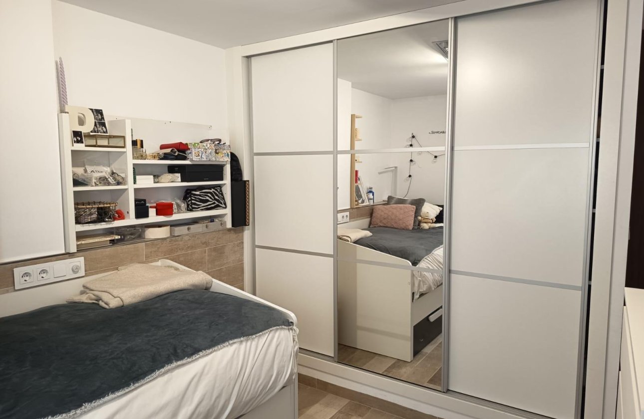 Herverkoop - Dúplex -
Cabo Roig - Costa Blanca