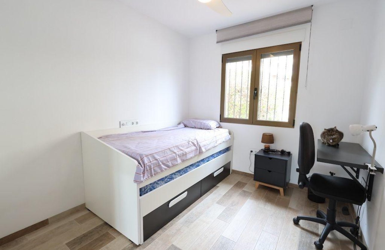 Herverkoop - Dúplex -
Cabo Roig - Costa Blanca