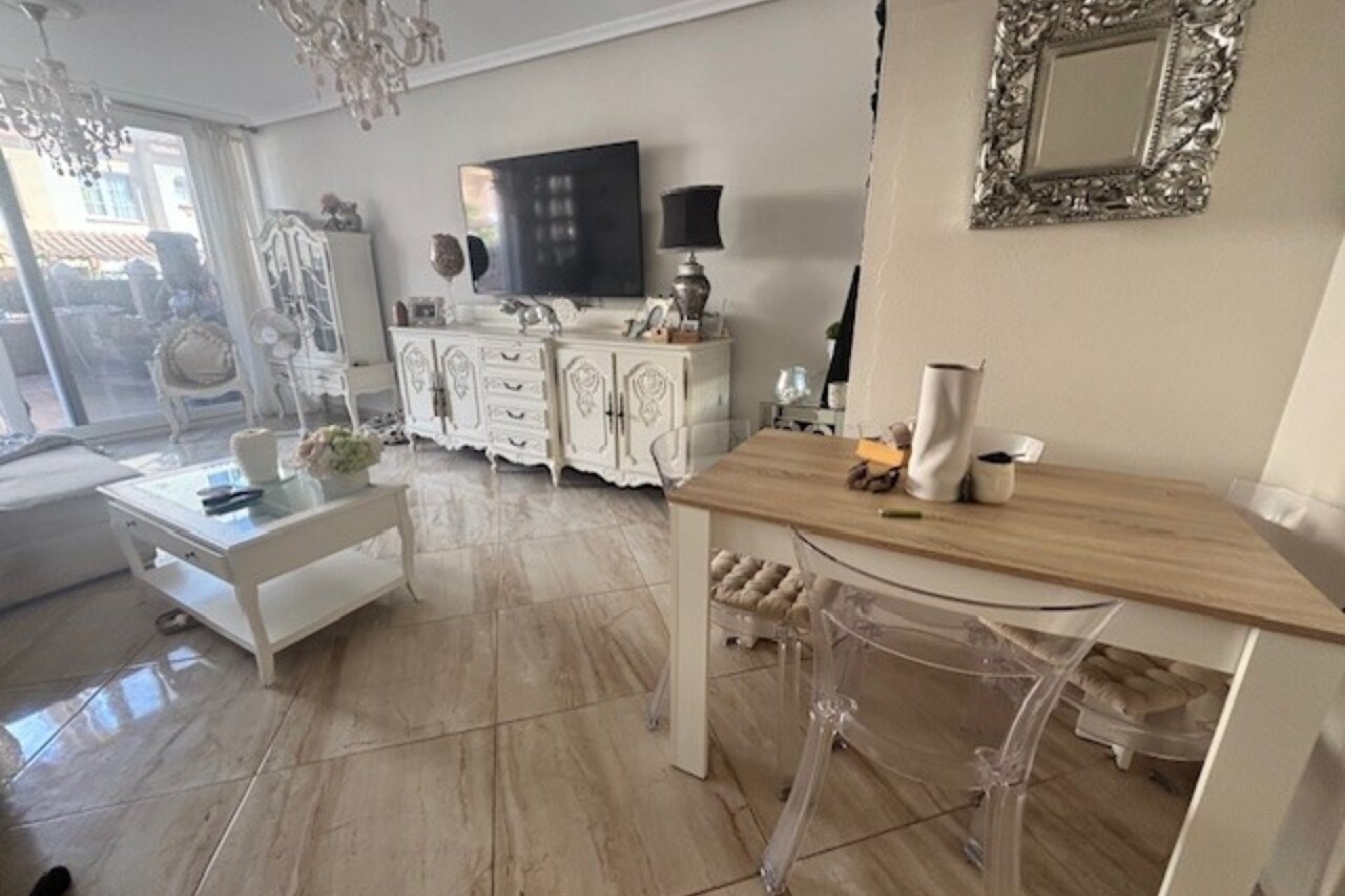 Herverkoop - Dúplex -
La Florida - Inland