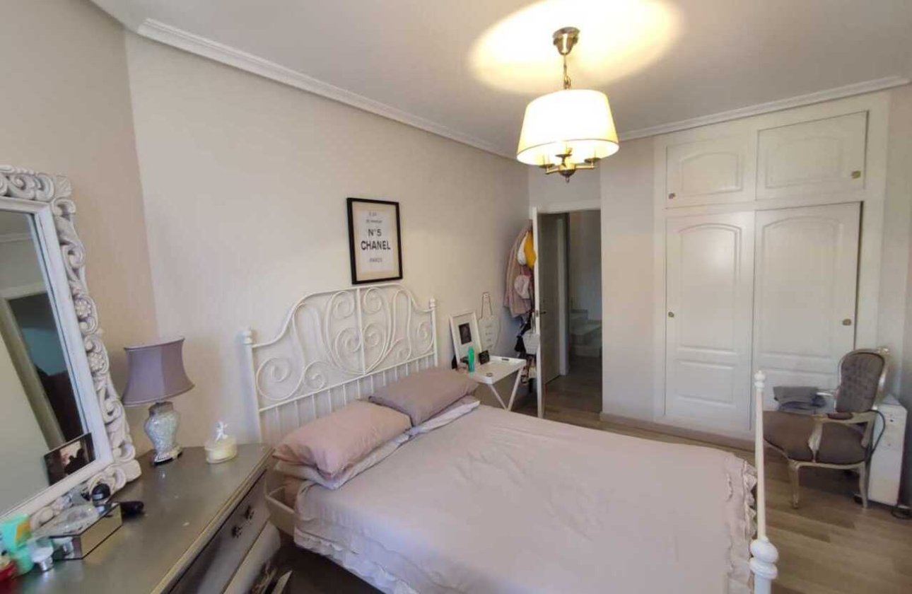 Herverkoop - Dúplex -
La Florida - Inland