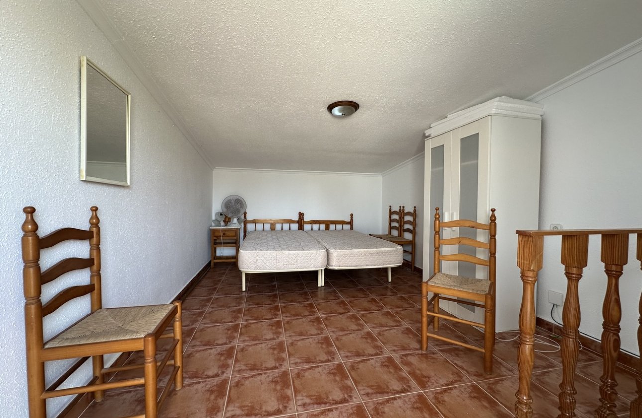 Herverkoop - Dúplex -
La Mata - Costa Blanca