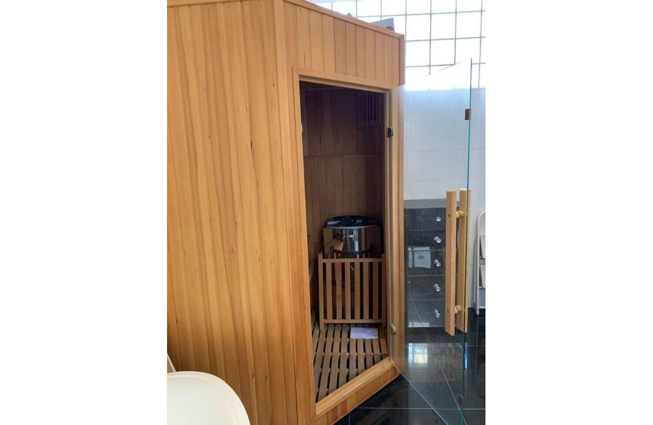 Herverkoop - Dúplex -
La Zenia - Costa Blanca