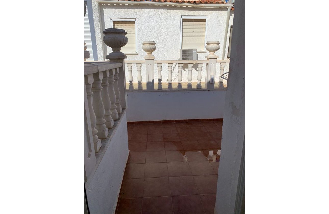 Herverkoop - Dúplex -
La Zenia - Costa Blanca