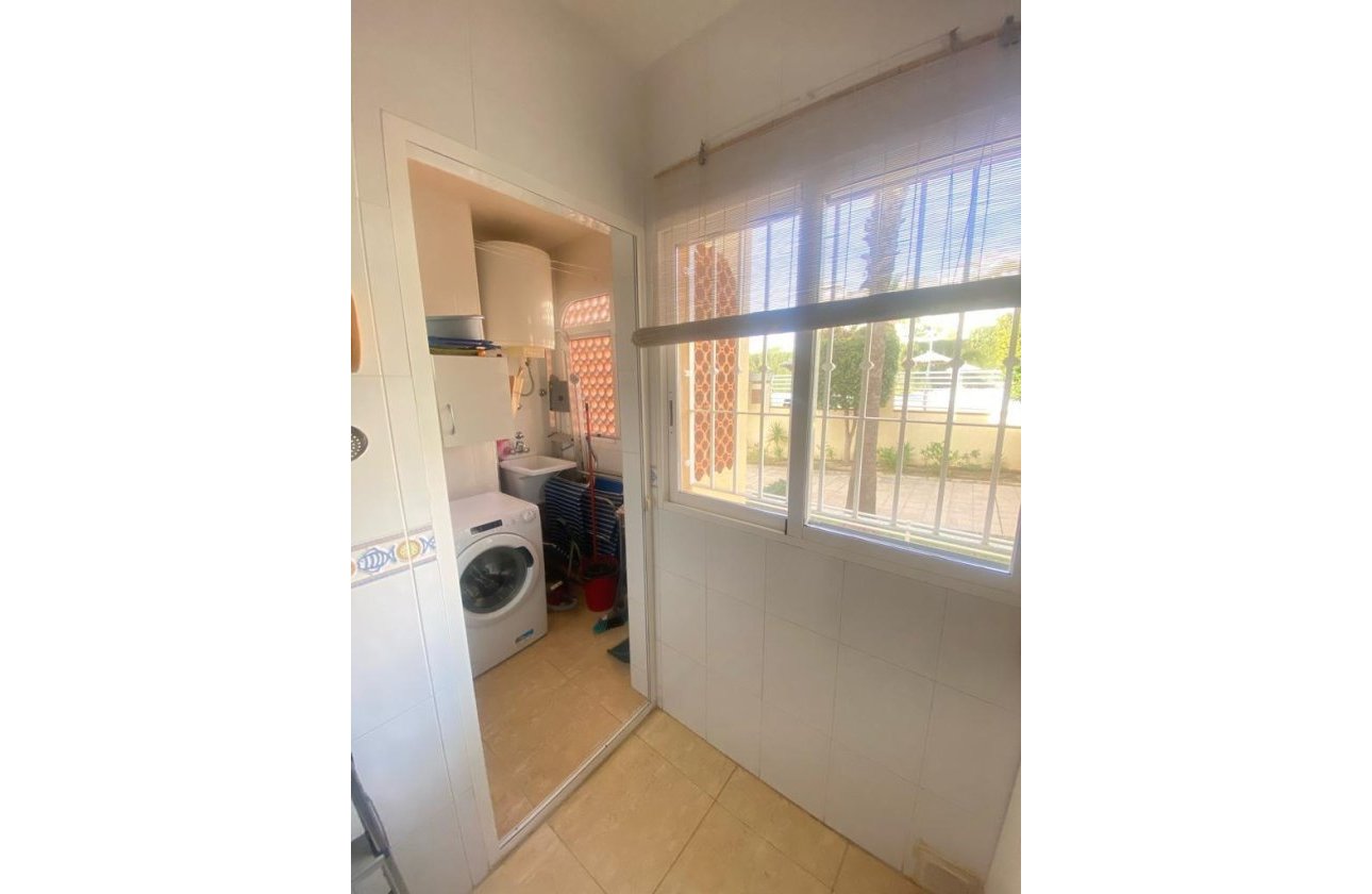 Herverkoop - Dúplex -
Orihuela Costa - Campoamor