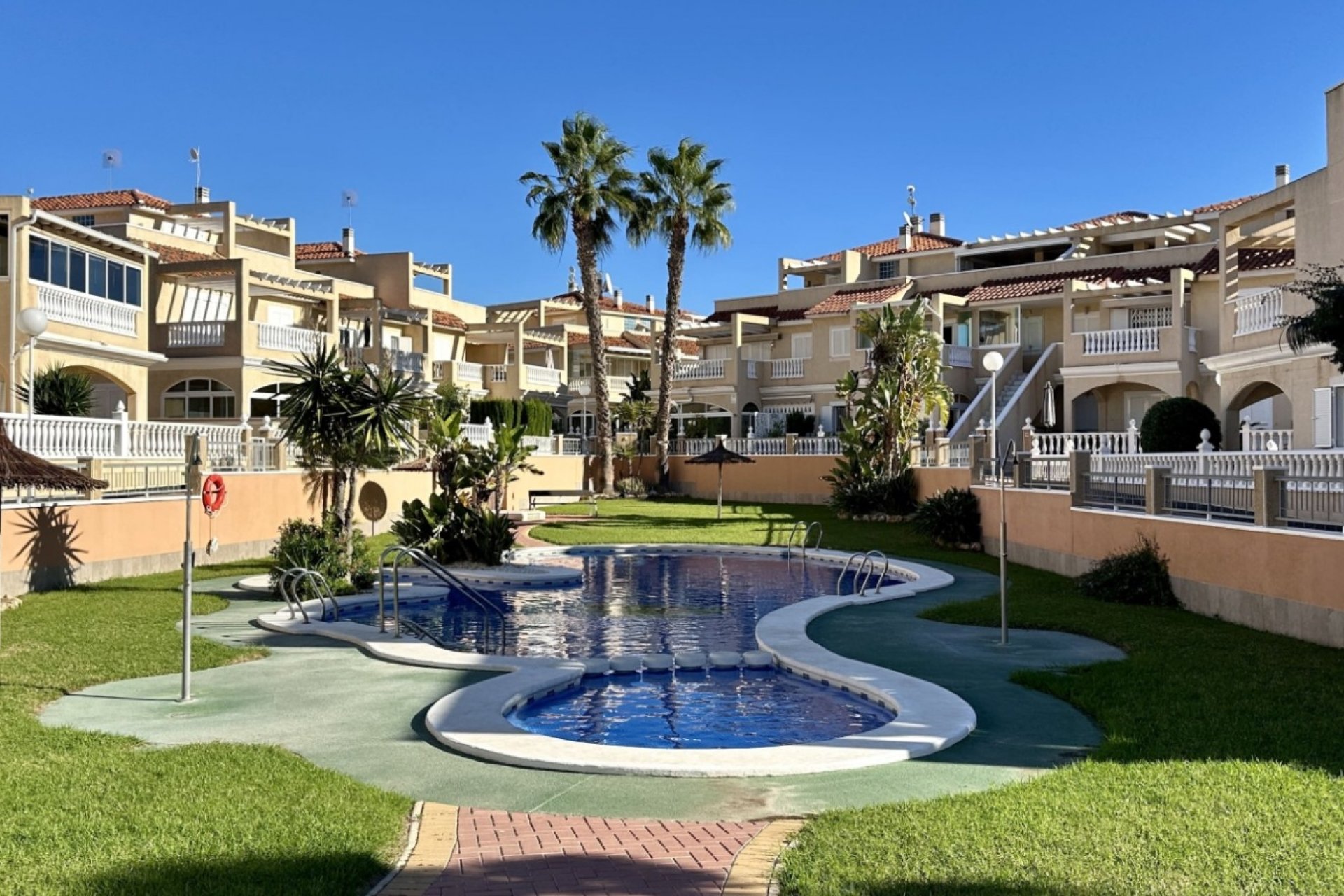 Herverkoop - Dúplex -
Orihuela Costa - Costa Blanca
