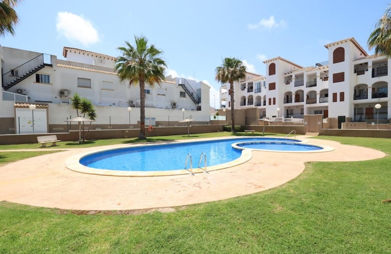 Herverkoop - Dúplex -
Orihuela Costa - Costa Blanca