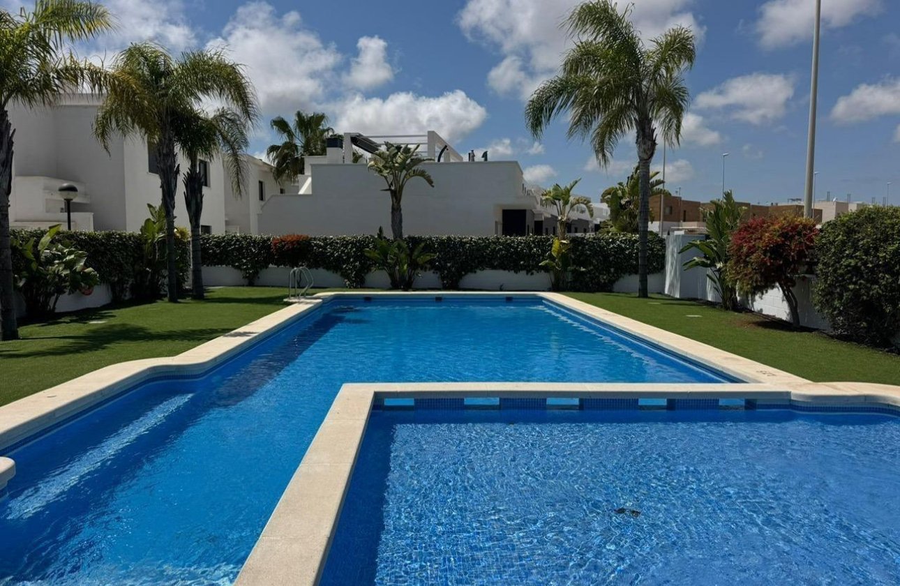 Herverkoop - Dúplex -
Orihuela Costa - Costa Blanca