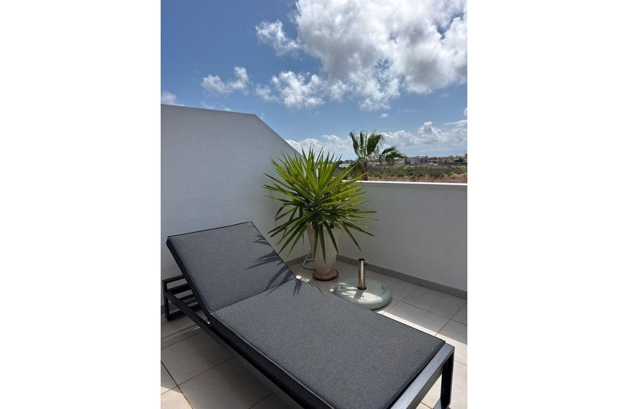 Herverkoop - Dúplex -
Orihuela Costa - Costa Blanca