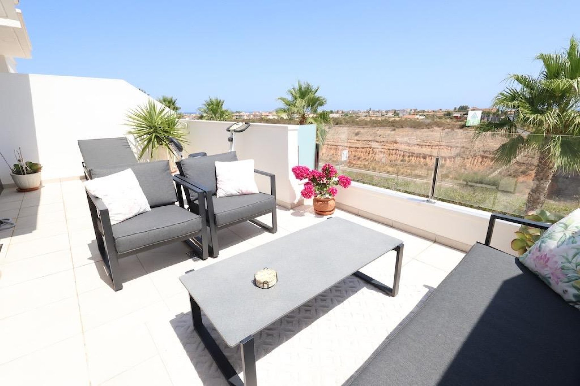 Herverkoop - Dúplex -
Orihuela Costa - Costa Blanca