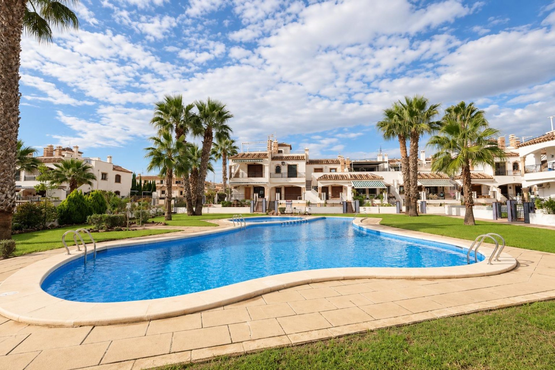 Herverkoop - Dúplex -
Orihuela Costa - Costa Blanca