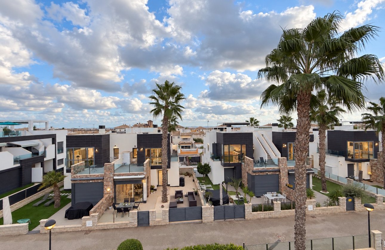 Herverkoop - Dúplex -
Orihuela Costa - Costa Blanca