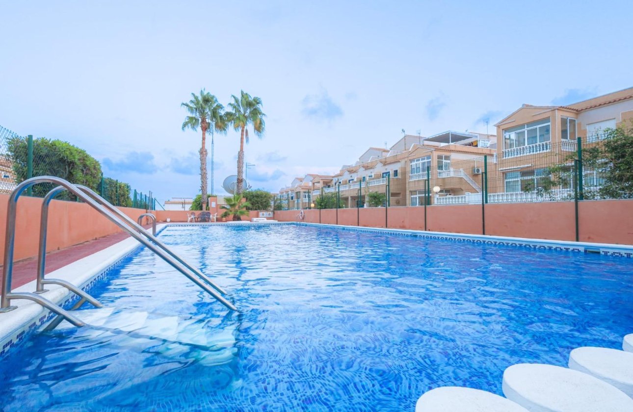 Herverkoop - Dúplex -
Orihuela Costa - La Ciñuelica