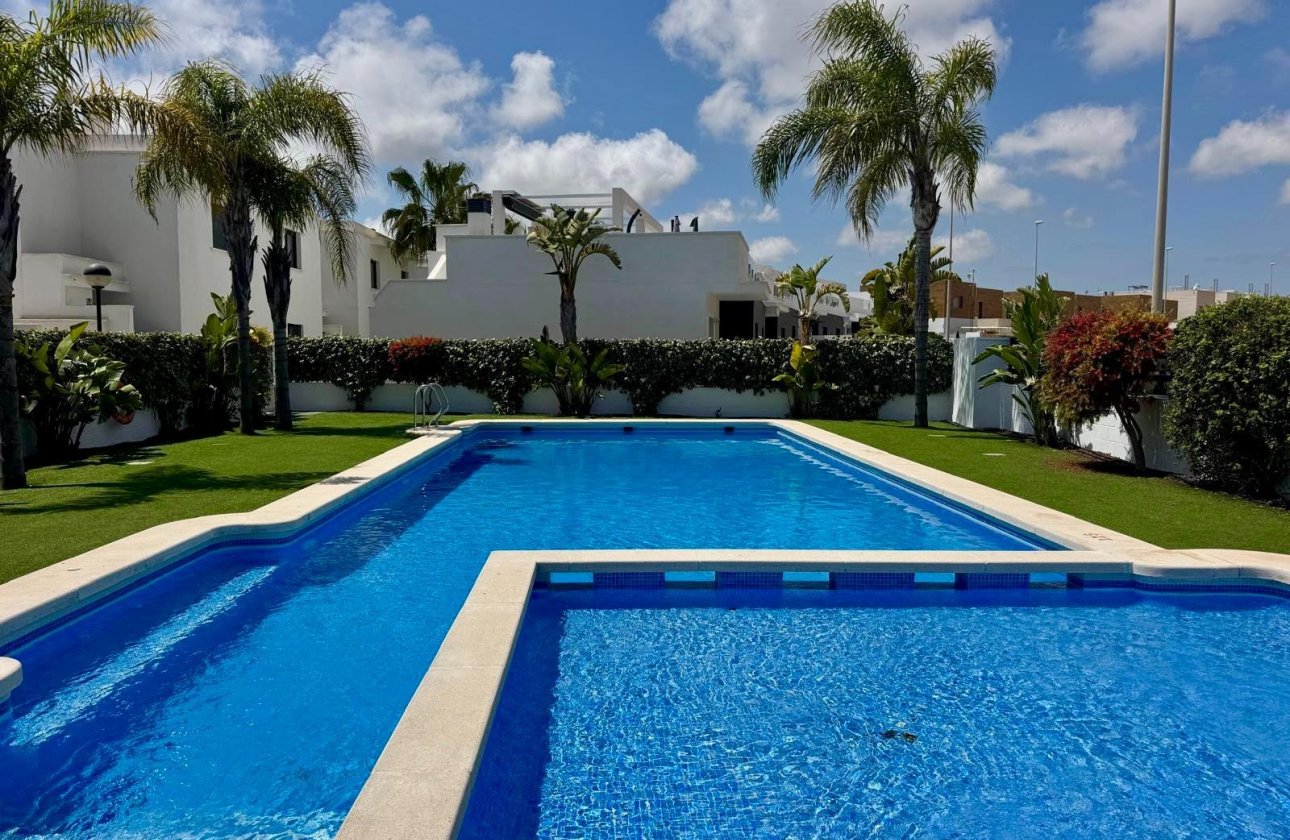 Herverkoop - Dúplex -
Orihuela Costa - Lomas de Cabo Roig