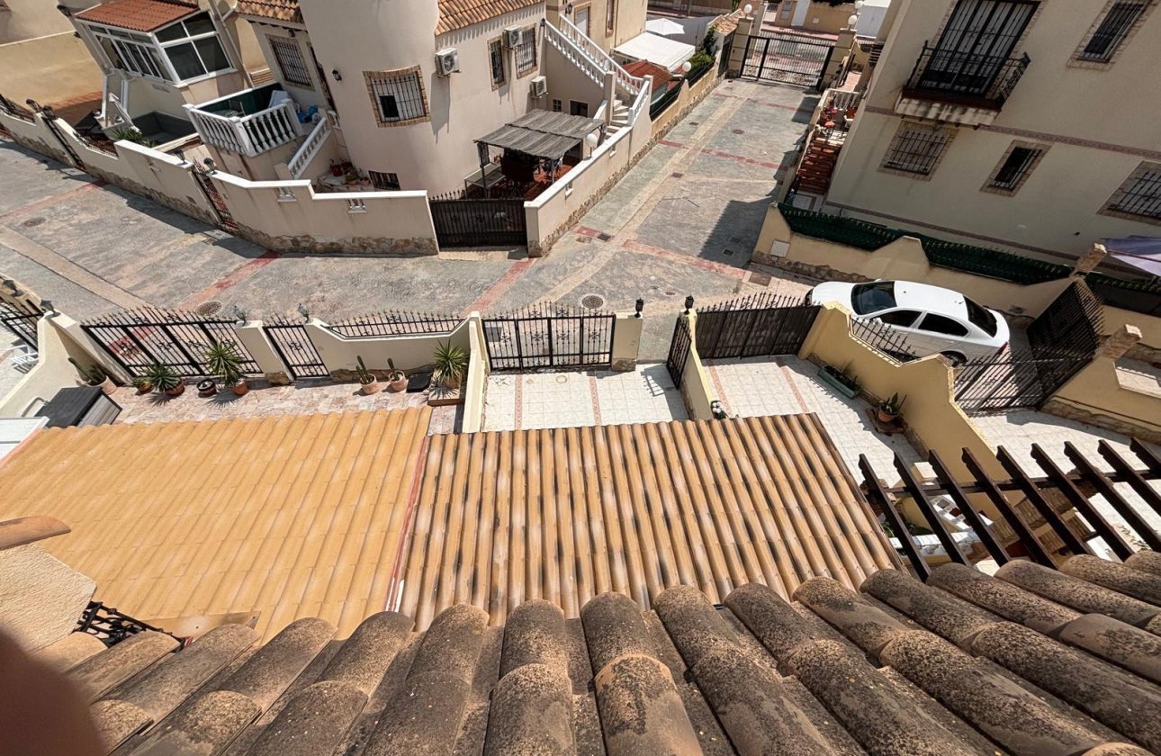 Herverkoop - Dúplex -
Orihuela Costa - Los Almendros-la Florida