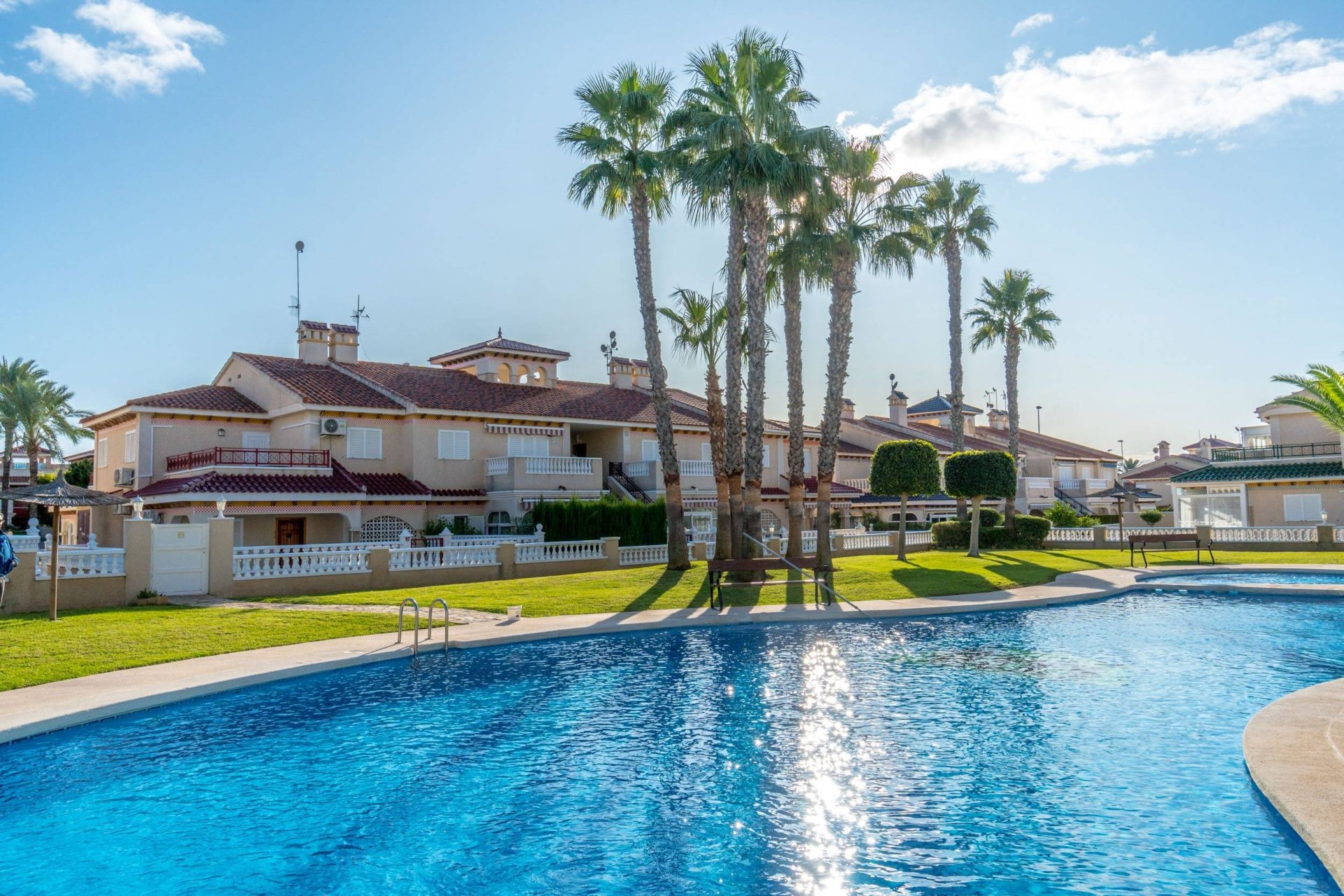 Herverkoop - Dúplex -
Orihuela Costa - Playa Flamenca