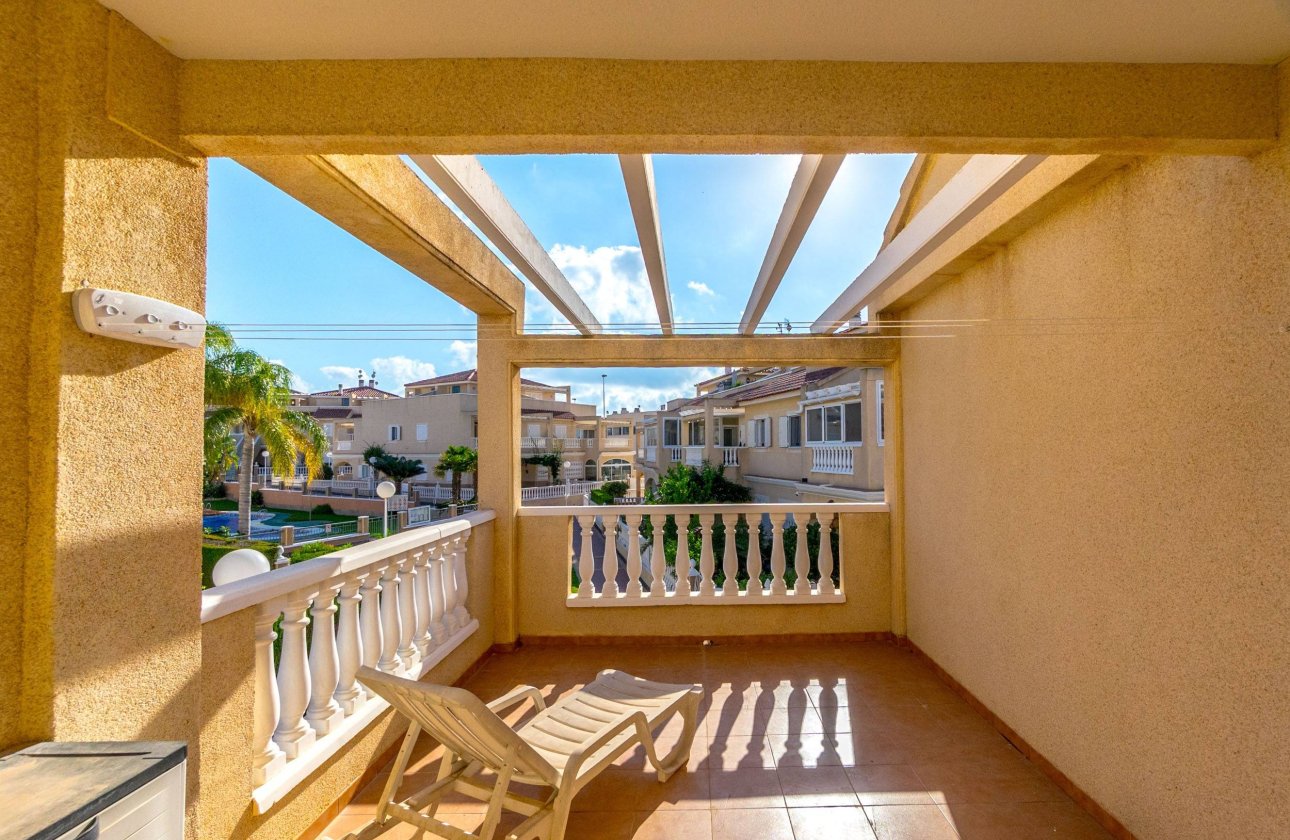 Herverkoop - Dúplex -
Orihuela Costa - Playa Flamenca