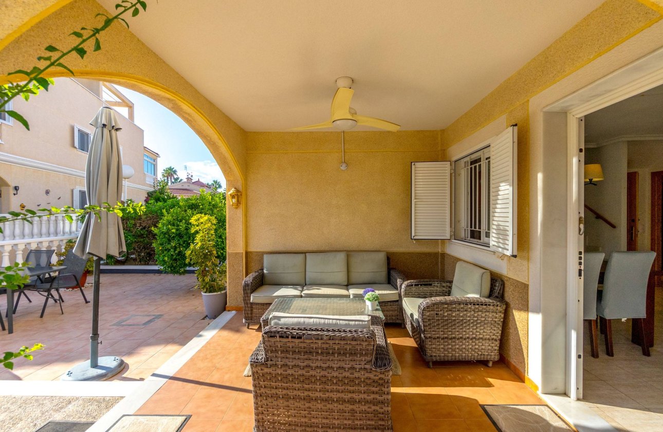 Herverkoop - Dúplex -
Orihuela Costa - Playa Flamenca
