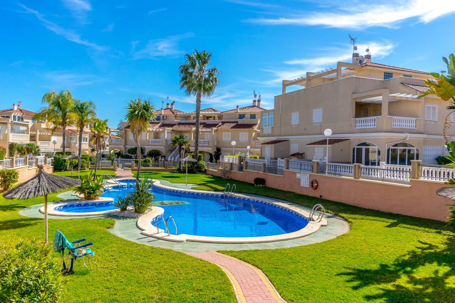 Herverkoop - Dúplex -
Orihuela Costa - Playa Flamenca