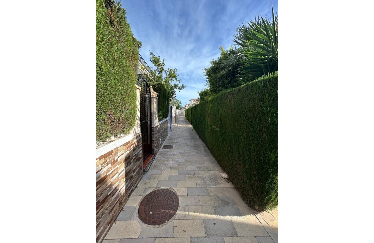 Herverkoop - Dúplex -
Orihuela Costa - Punta Prima