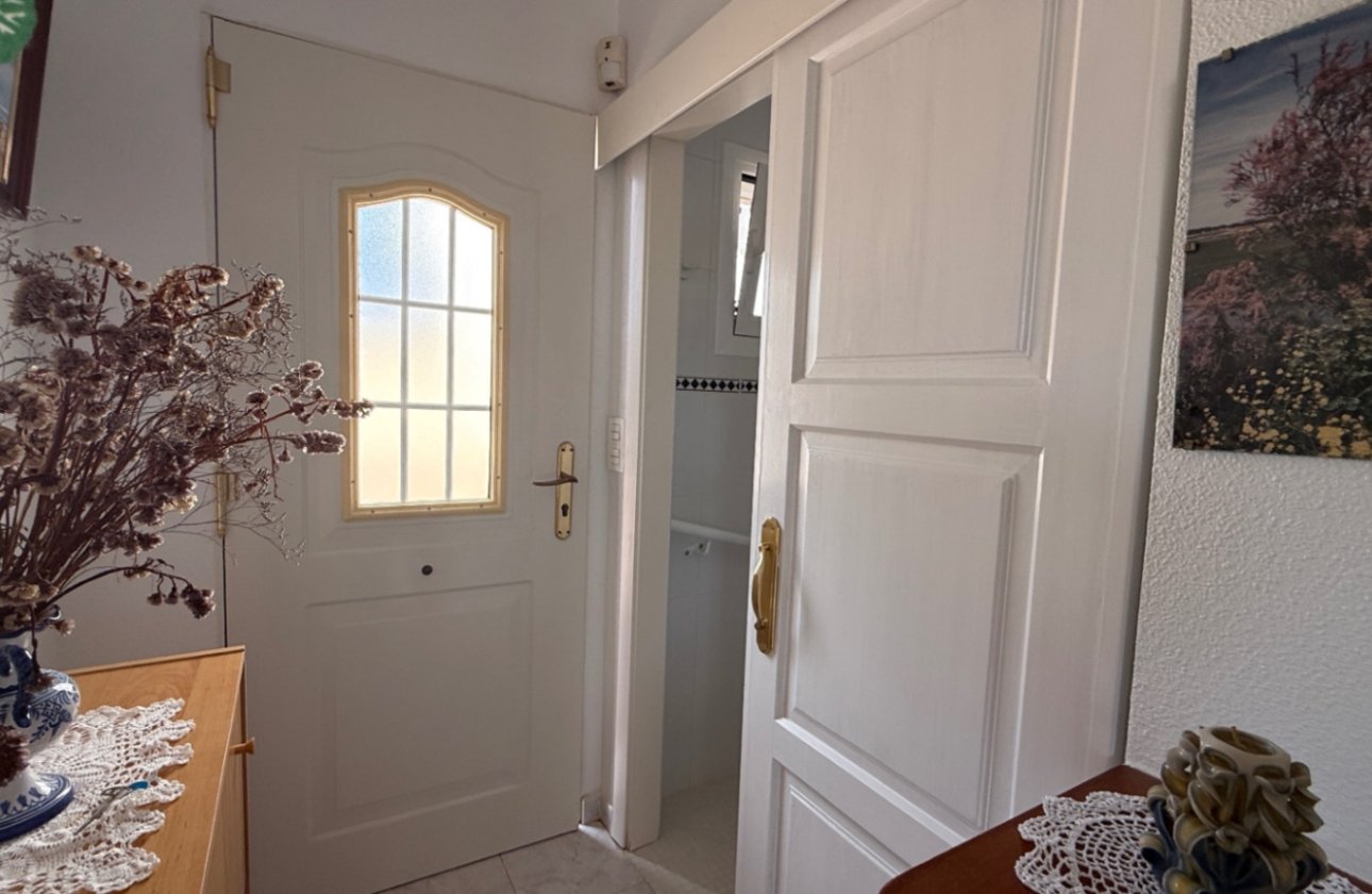 Herverkoop - Dúplex -
San Miguel de Salinas - Inland