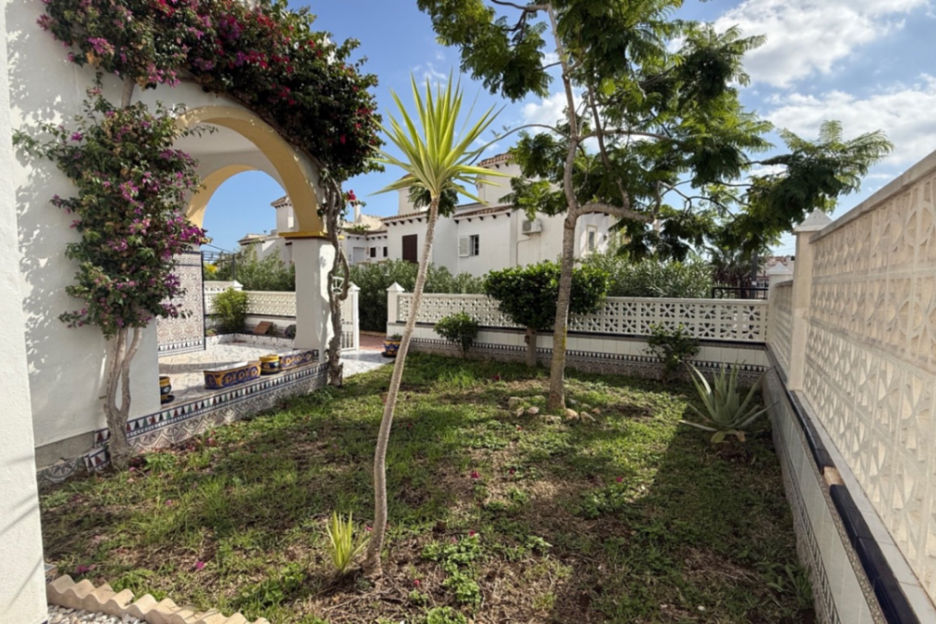 Herverkoop - Dúplex -
San Miguel de Salinas - Inland