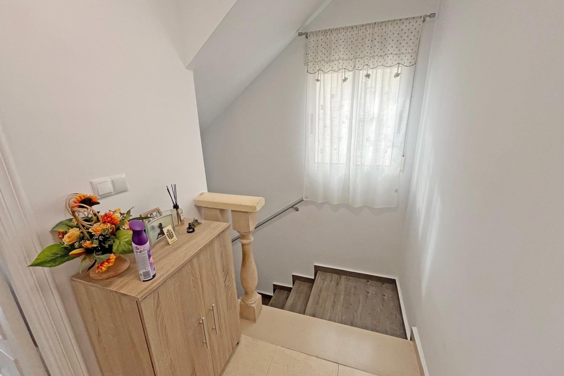 Herverkoop - Dúplex -
San Miguel de Salinas - Las Filipinas