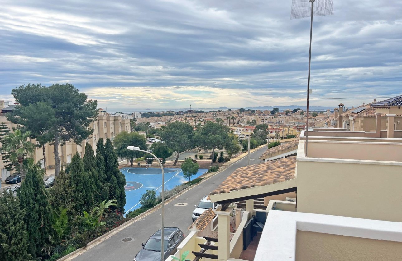 Herverkoop - Dúplex -
San Miguel de Salinas - Las Filipinas