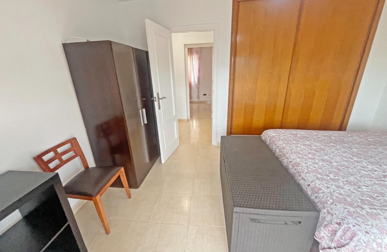 Herverkoop - Dúplex -
San Miguel de Salinas - Las Filipinas