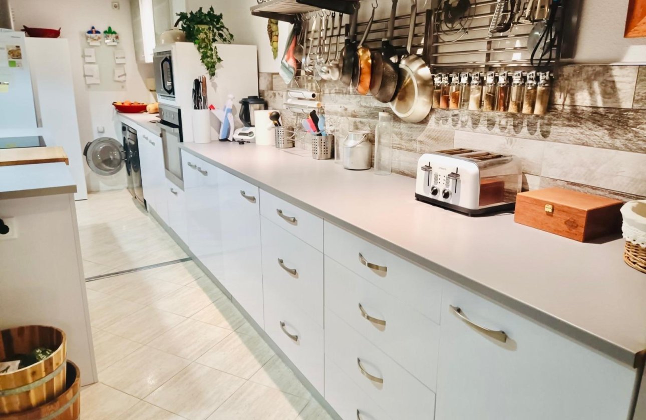 Herverkoop - Dúplex -
Torrevieja - Acequion