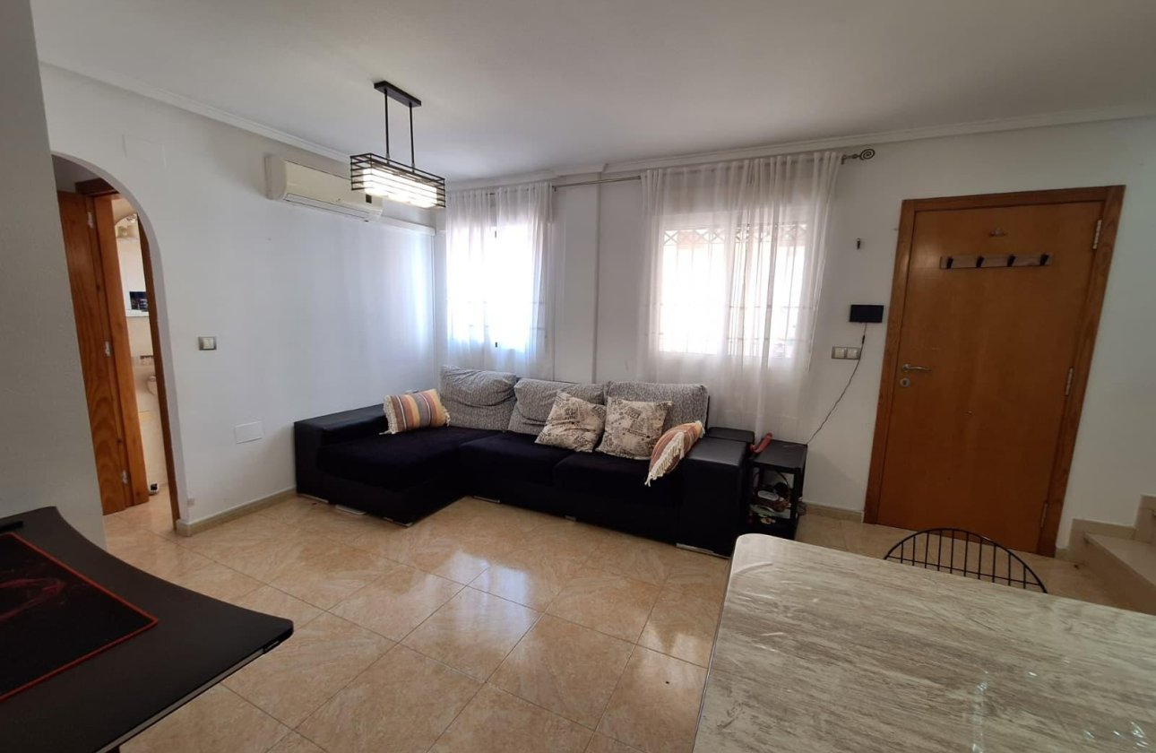 Herverkoop - Dúplex -
Torrevieja - Aguas Nuevas