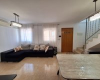Herverkoop - Dúplex -
Torrevieja - Aguas Nuevas