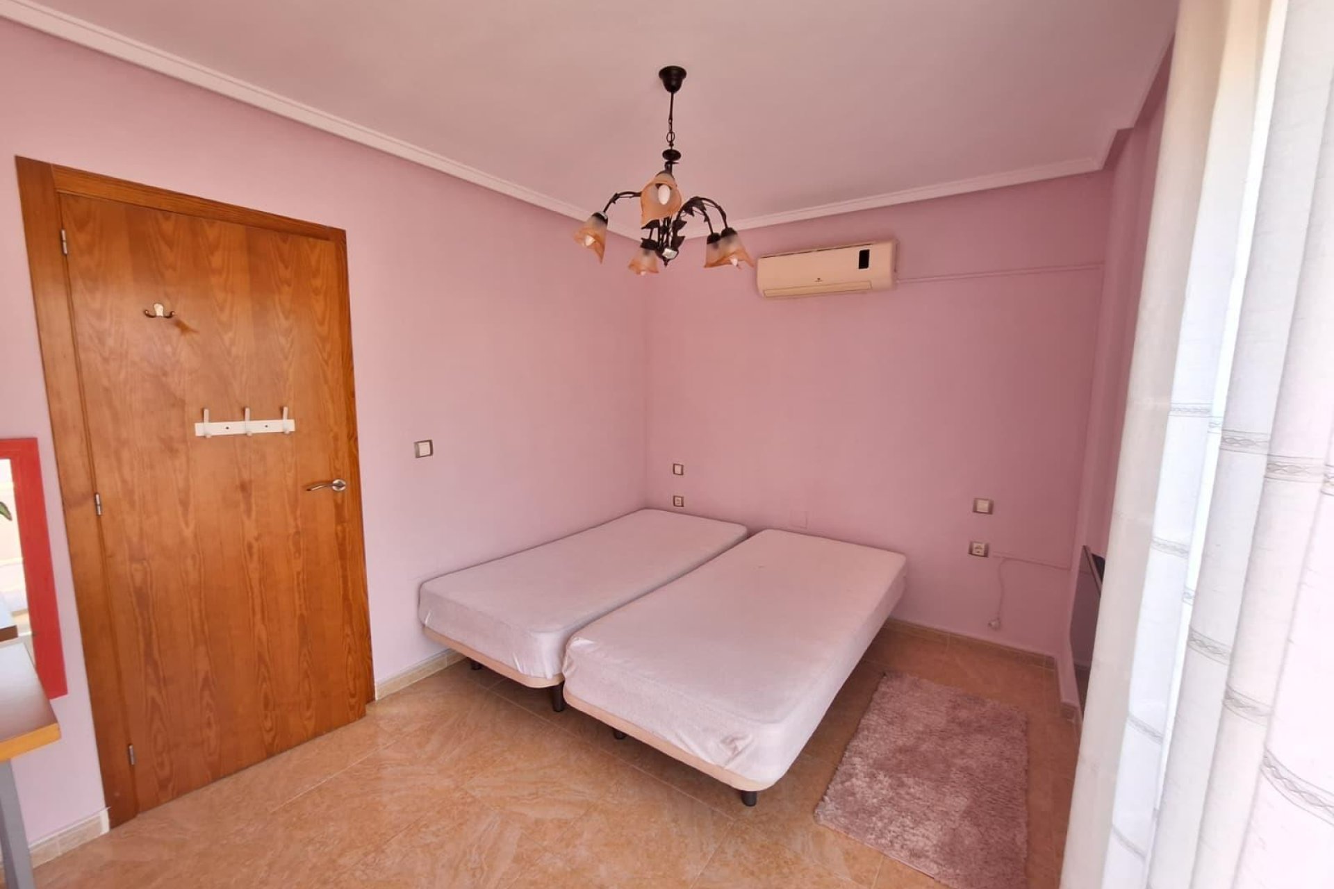 Herverkoop - Dúplex -
Torrevieja - Aguas Nuevas