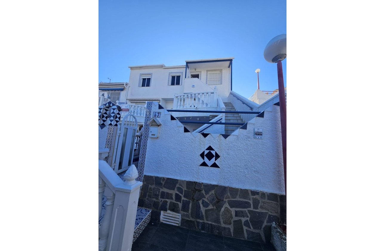 Herverkoop - Dúplex -
Torrevieja - Cabo Cervera