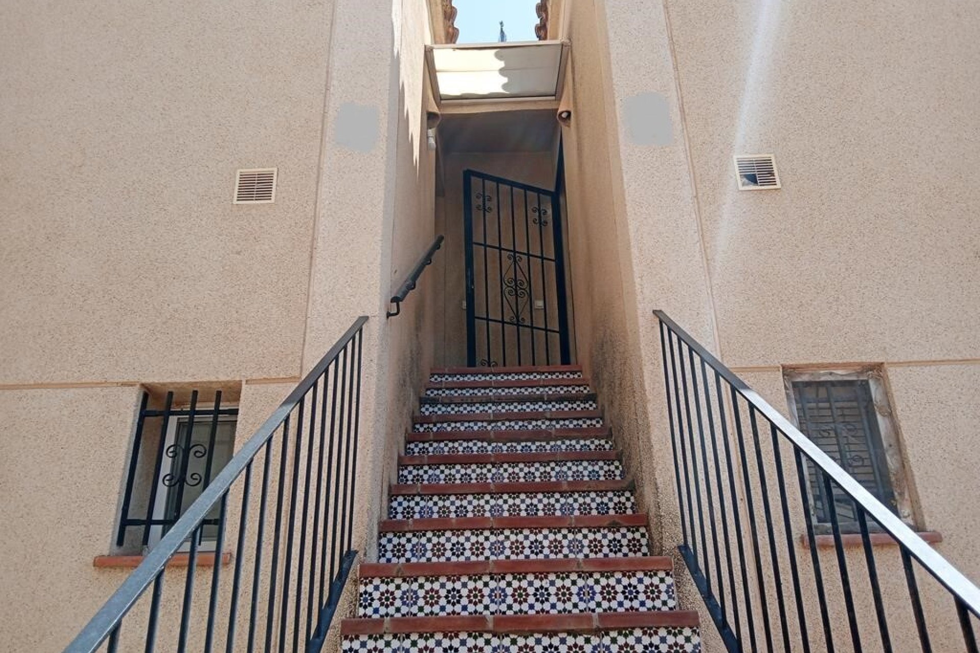 Herverkoop - Dúplex -
Torrevieja - Carrefour