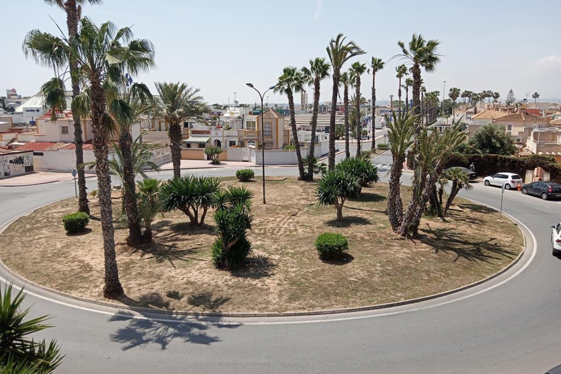 Herverkoop - Dúplex -
Torrevieja - Carrefour