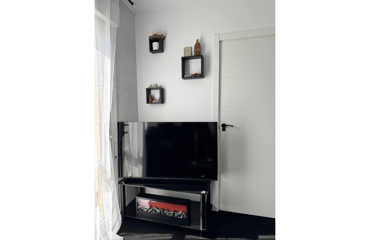 Herverkoop - Dúplex -
Torrevieja - Carrefour