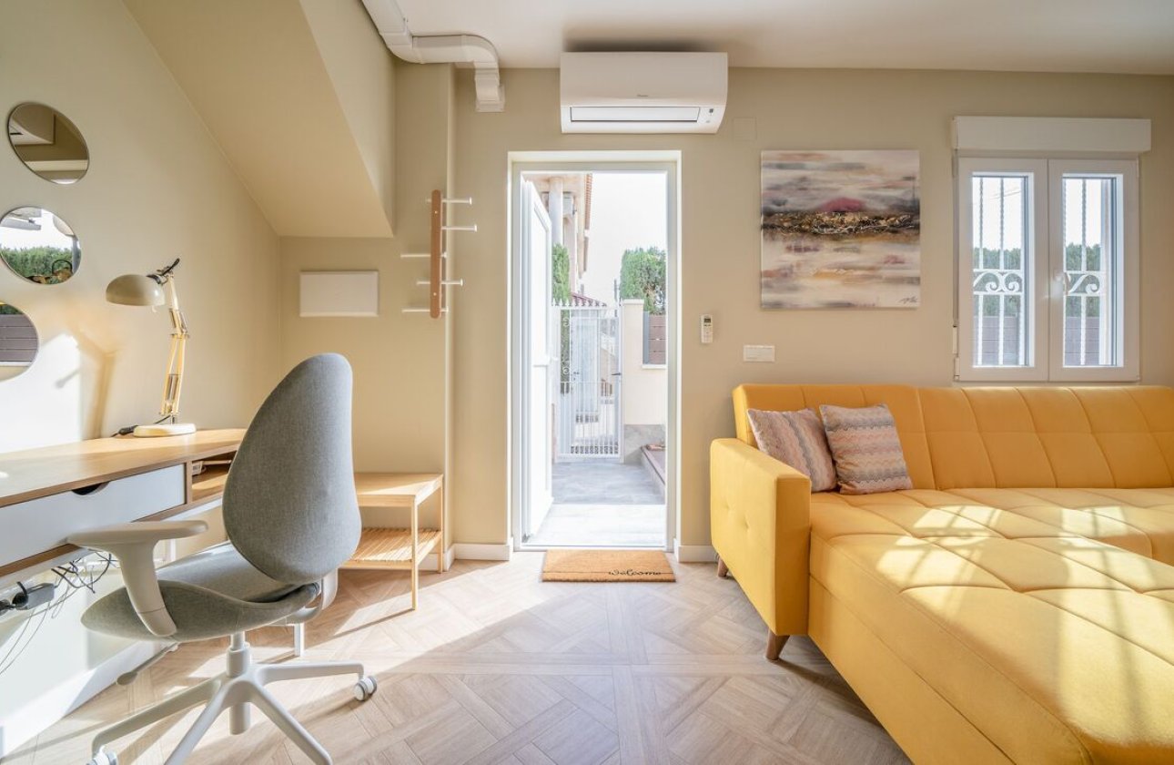 Herverkoop - Dúplex -
Torrevieja - Costa Blanca