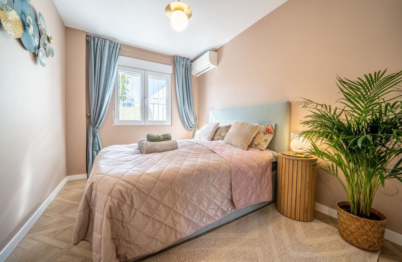 Herverkoop - Dúplex -
Torrevieja - Costa Blanca