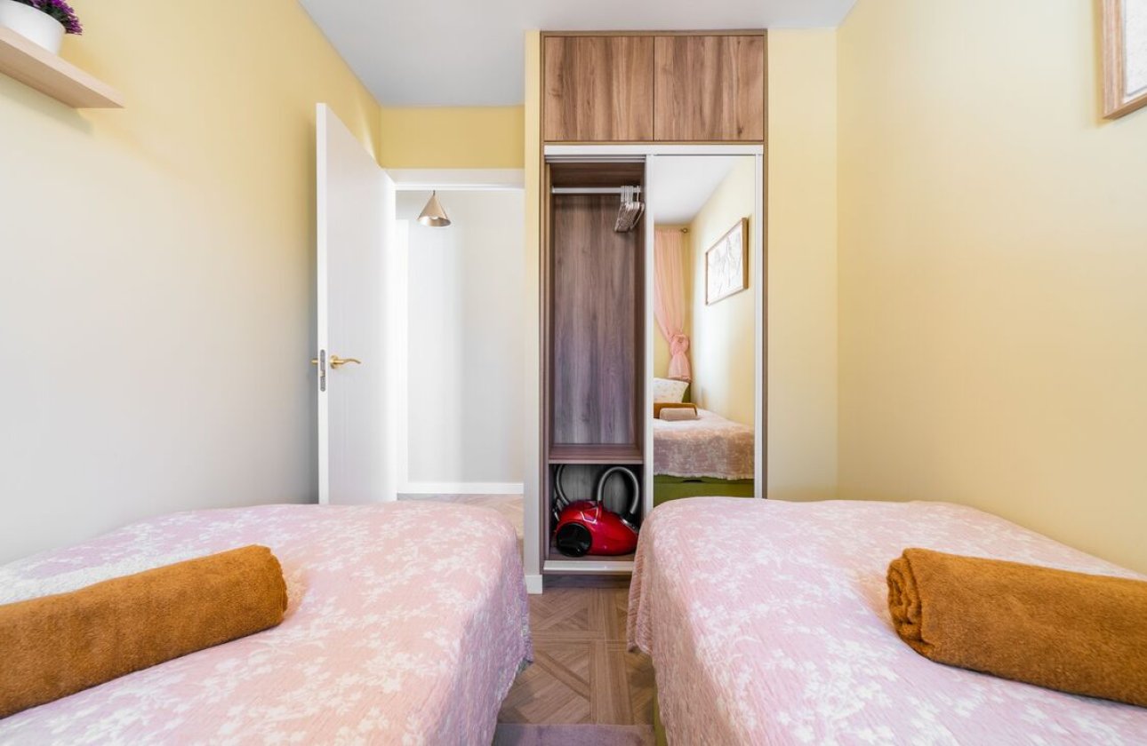 Herverkoop - Dúplex -
Torrevieja - Costa Blanca