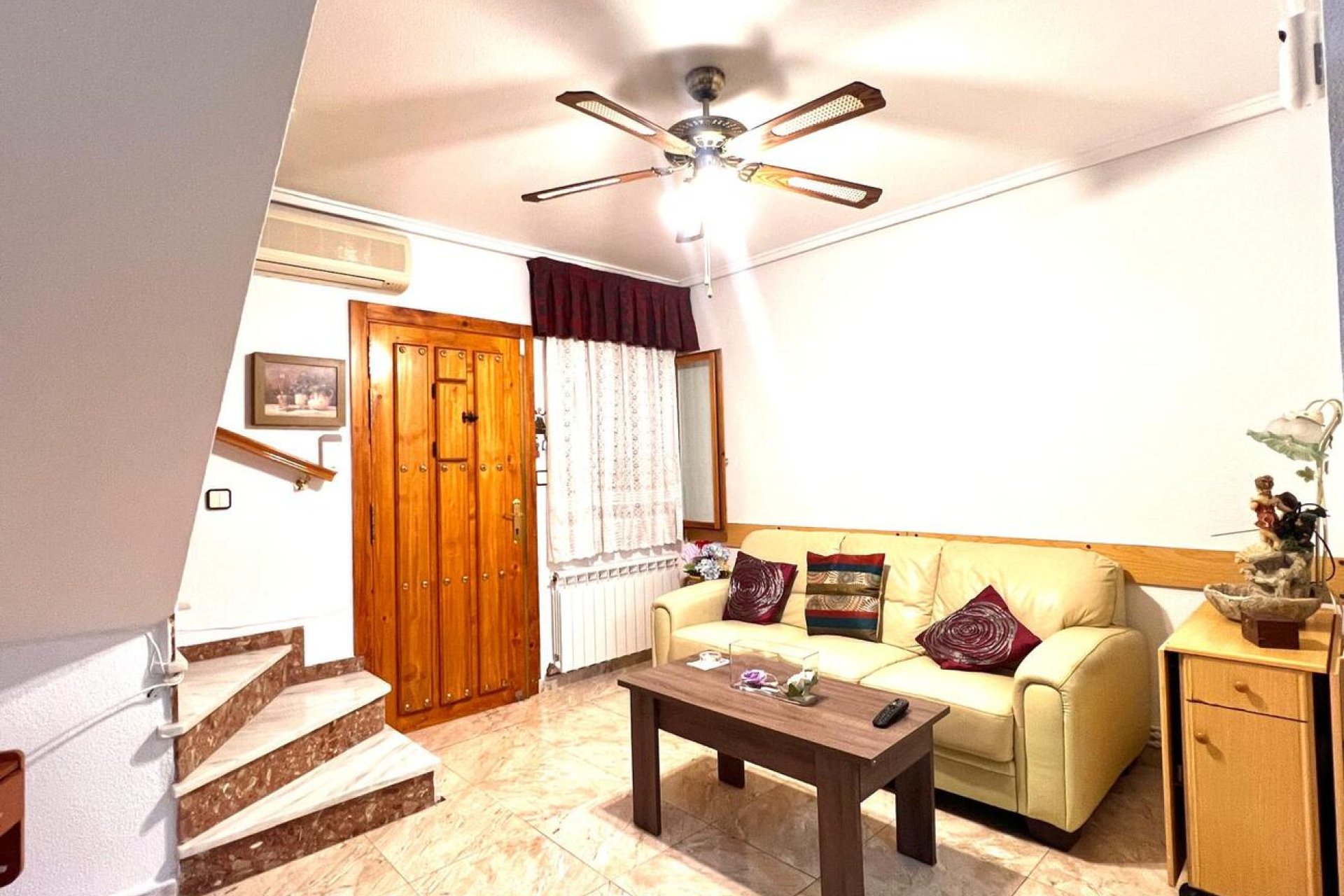 Herverkoop - Dúplex -
Torrevieja - Costa Blanca