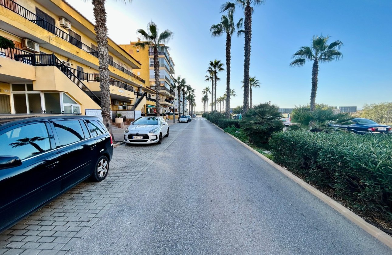 Herverkoop - Dúplex -
Torrevieja - Costa Blanca