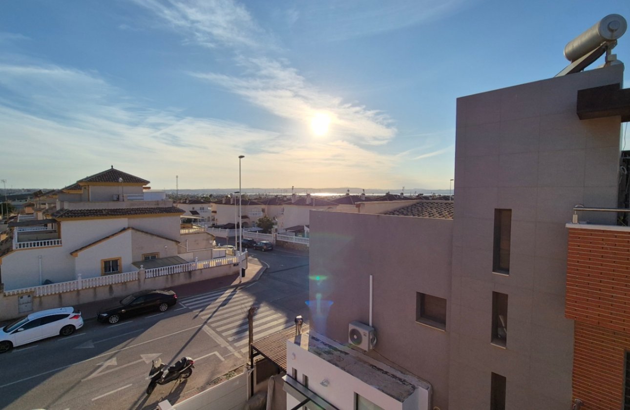 Herverkoop - Dúplex -
Torrevieja - Costa Blanca