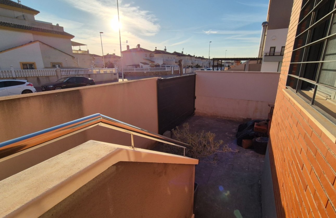 Herverkoop - Dúplex -
Torrevieja - Costa Blanca