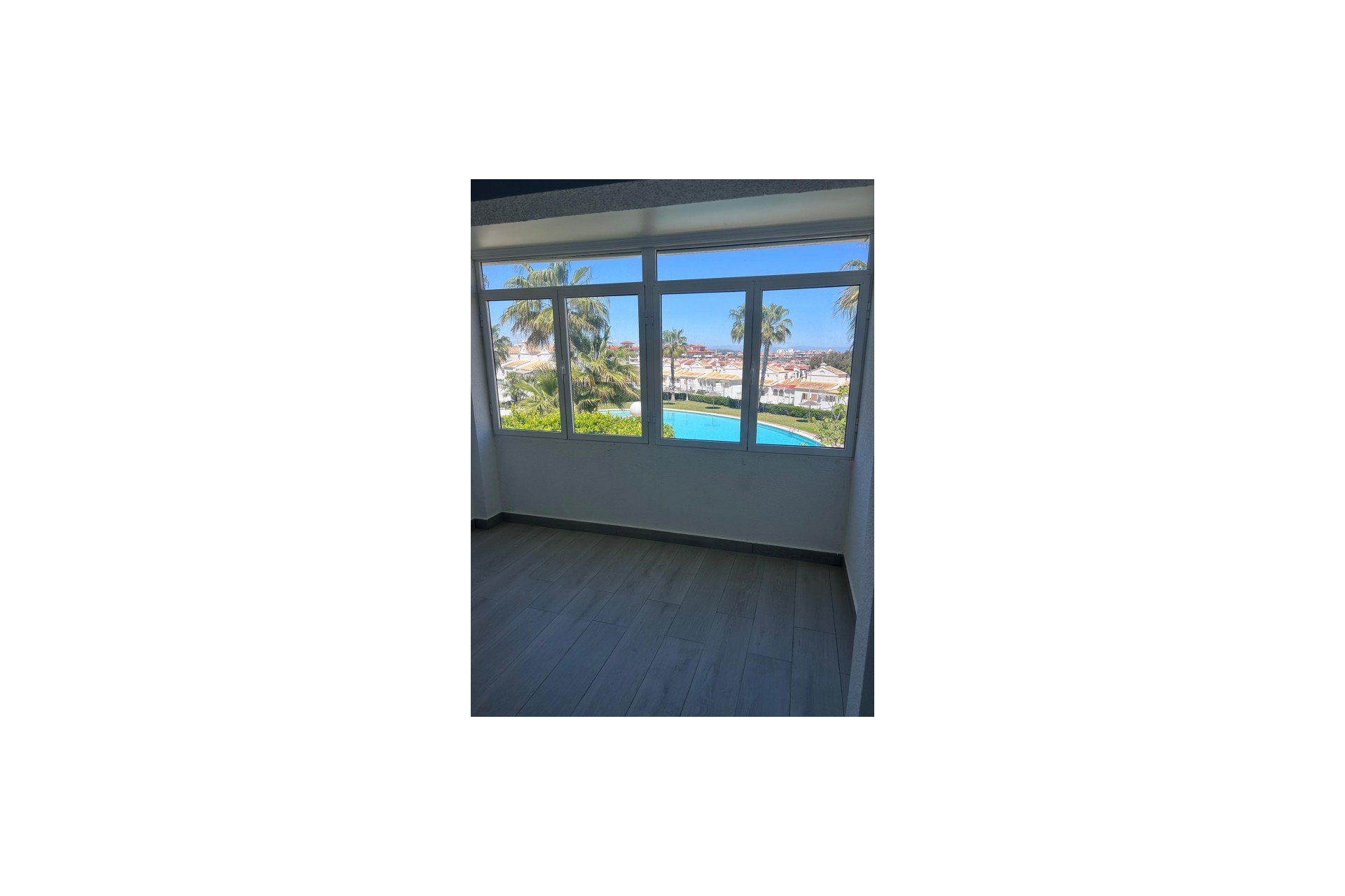 Herverkoop - Dúplex -
Torrevieja - Costa Blanca
