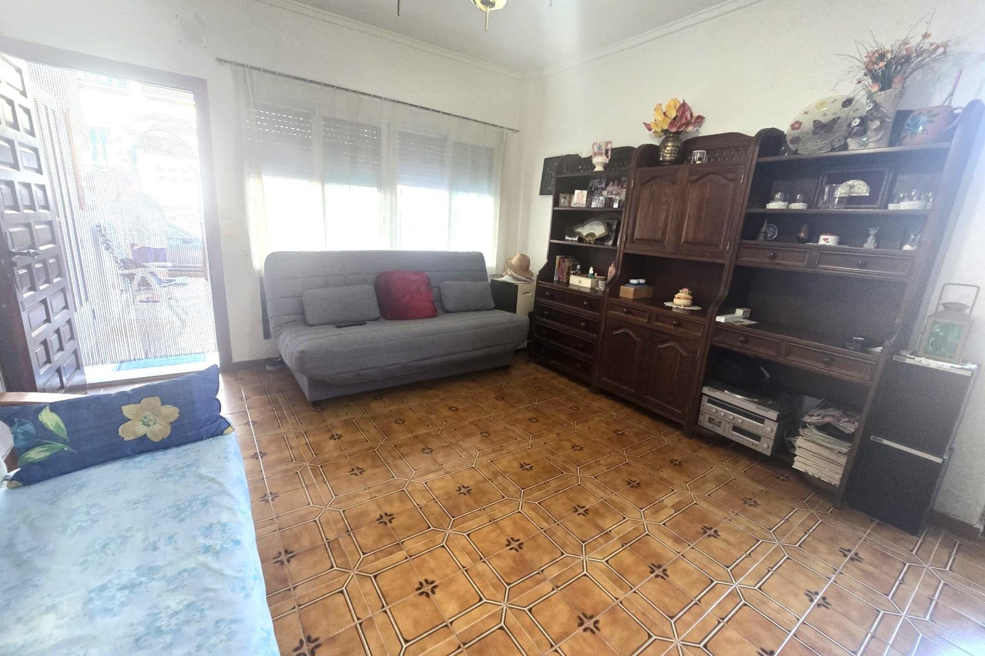 Herverkoop - Dúplex -
Torrevieja - Habaneras