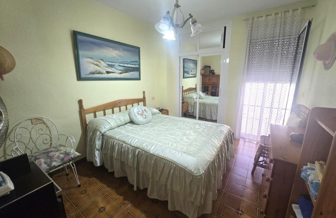 Herverkoop - Dúplex -
Torrevieja - Habaneras
