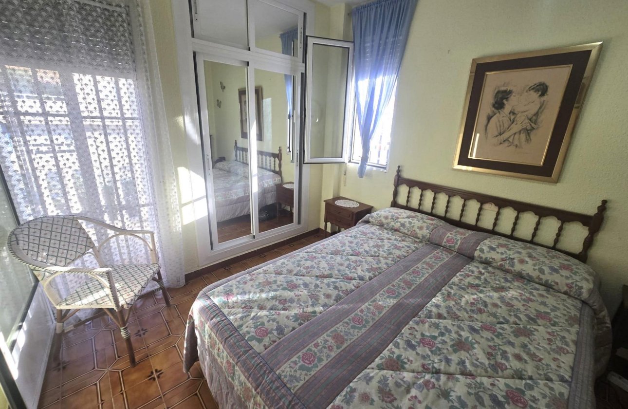 Herverkoop - Dúplex -
Torrevieja - Habaneras